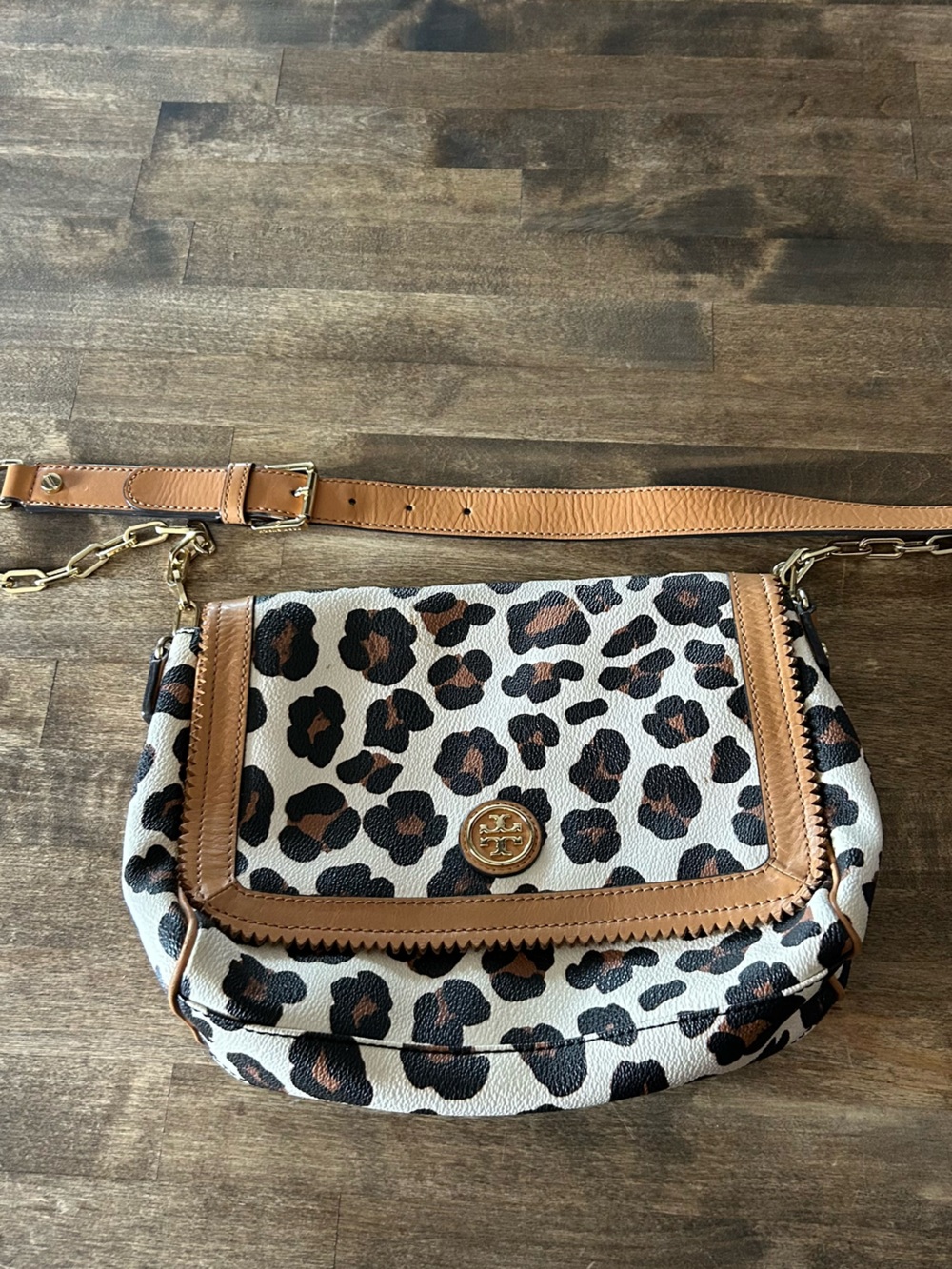 Tory Burch Kerrington Crossbody Leopard crossbody bag, used good conditions